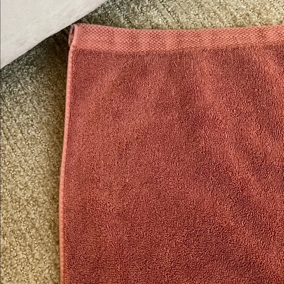 Luxurious Rose Bath Towel - Picture 2 of 10